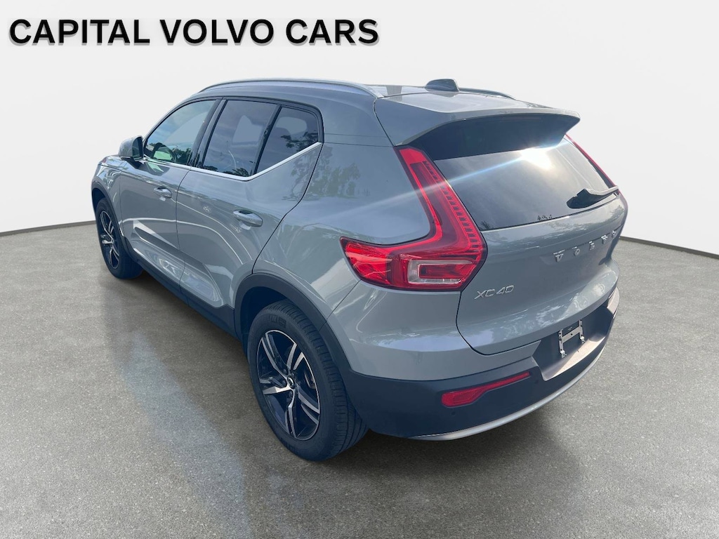 Certified 2025 Volvo XC40 B5 Core Bright Theme SUV