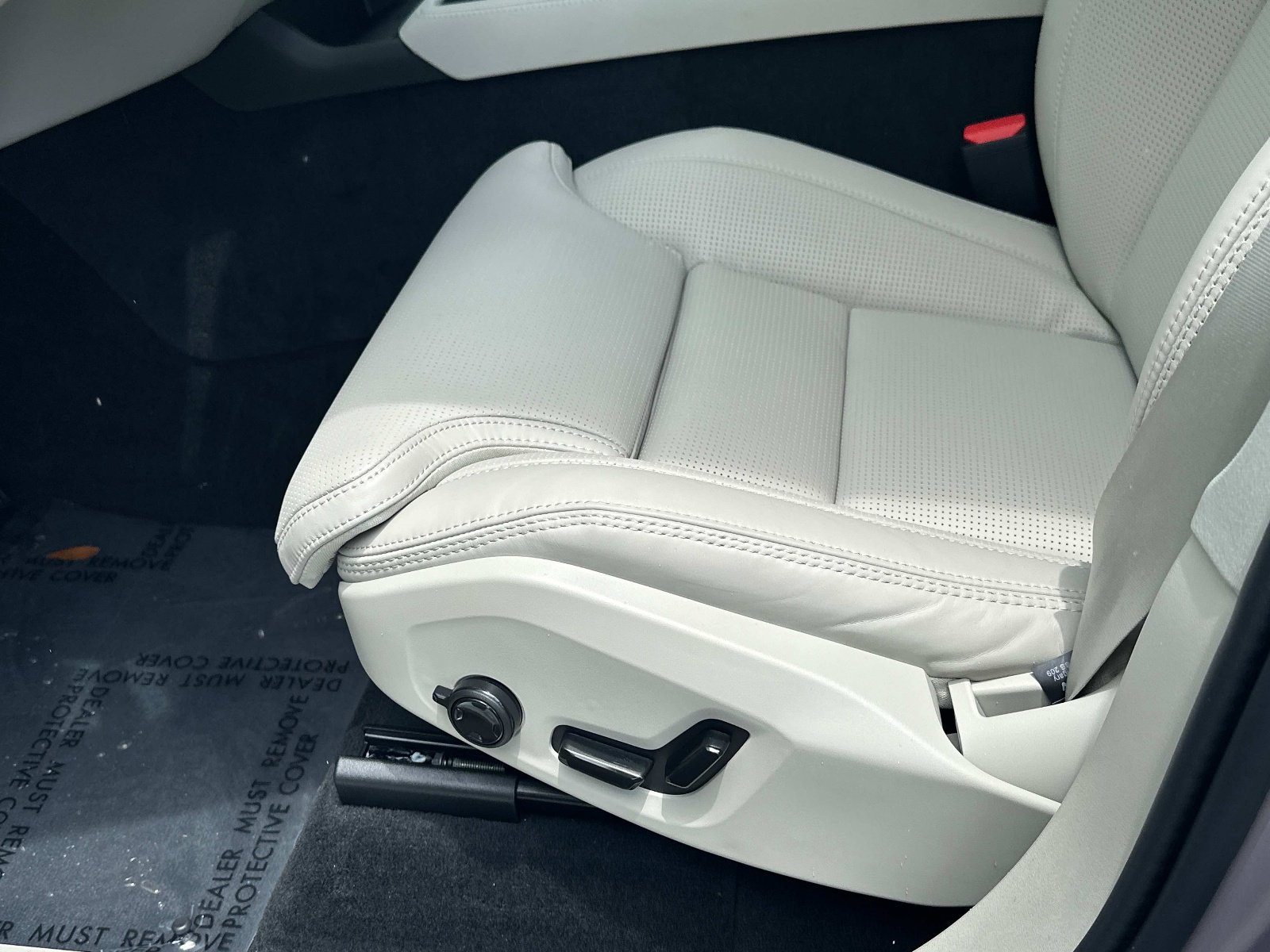 2026 Volvo XC90 Ultra - Photo 16