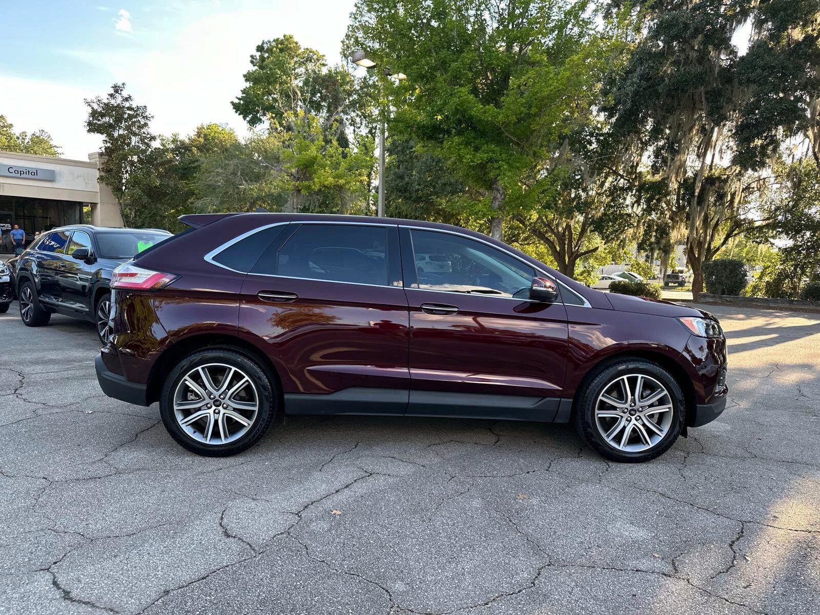 2023 Ford Edge Titanium photo 2