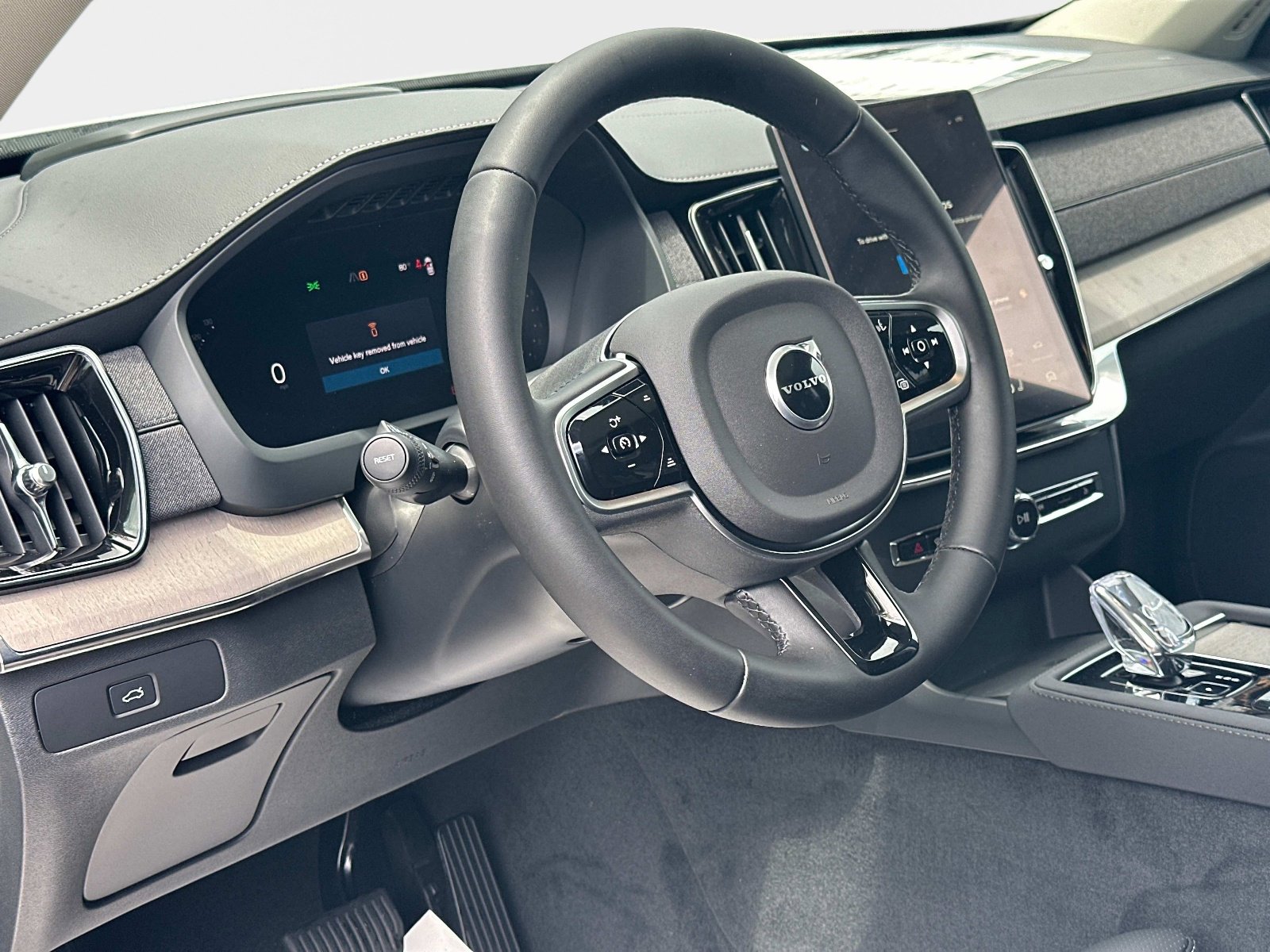 2026 Volvo XC90 Ultra - Photo 28