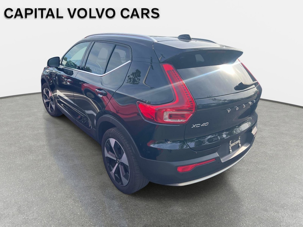 Certified 2025 Volvo XC40 B5 Core Bright Theme SUV