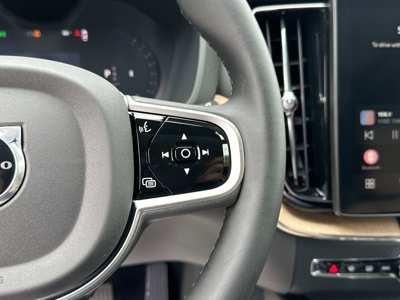 2026 Volvo XC60 Core - Photo 27