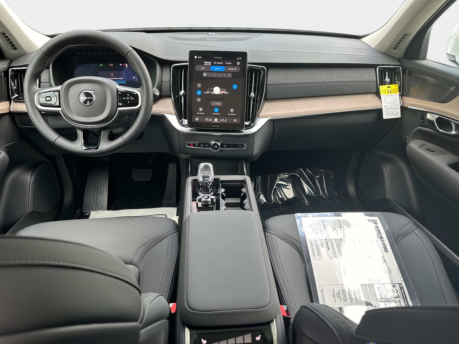 2026 Volvo XC90 Plus - Photo 14