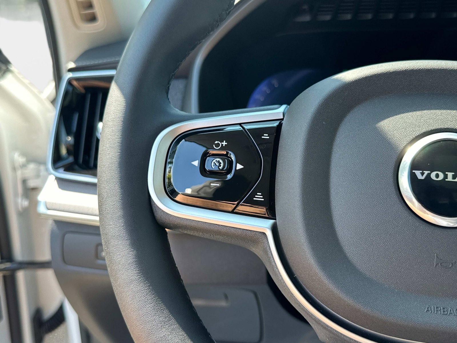 2026 Volvo XC90 Ultra - Photo 26