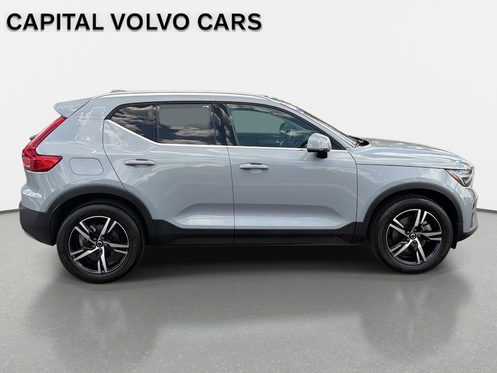 Certified 2025 Volvo XC40 B5 Core Bright Theme SUV