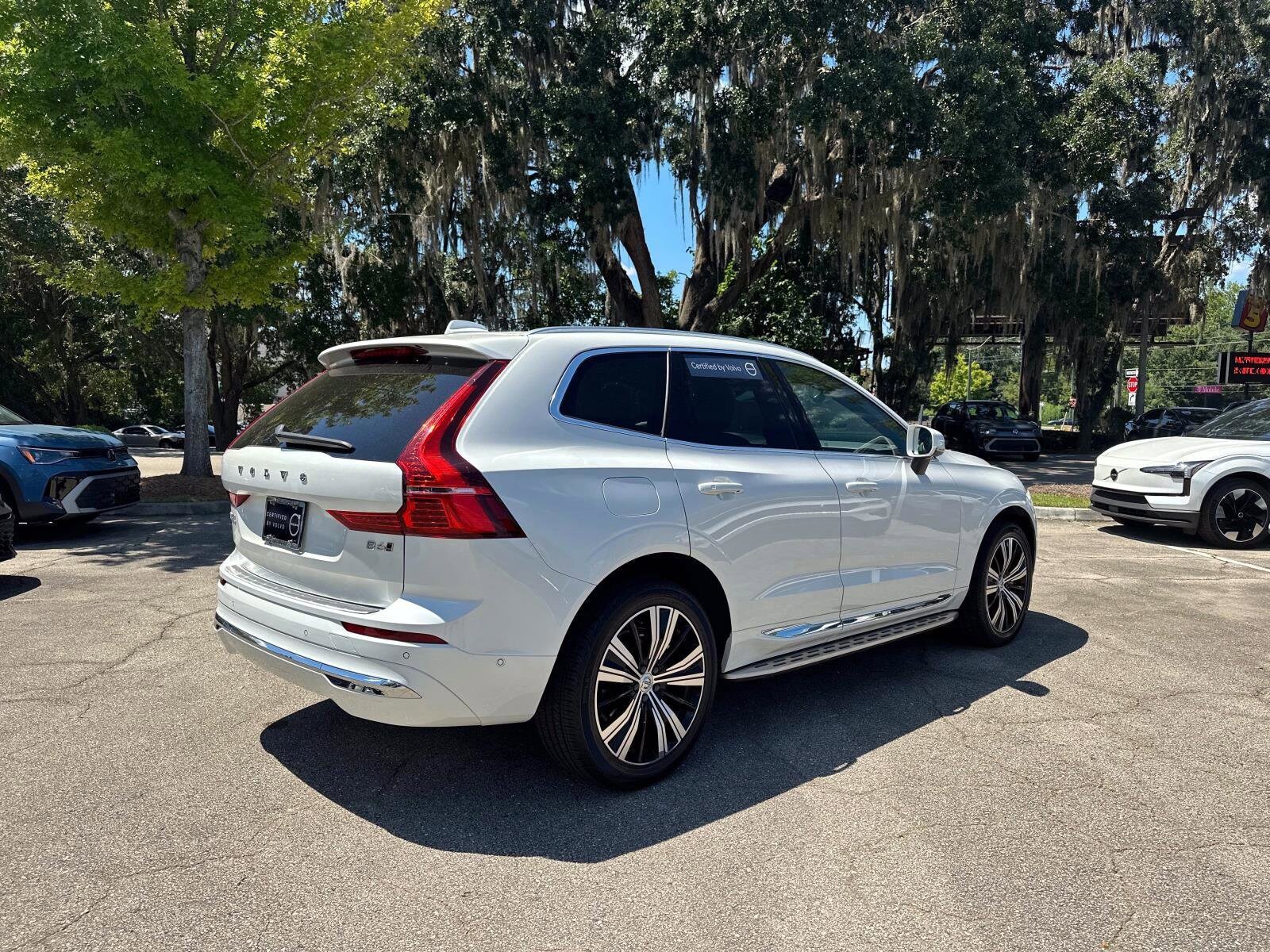 2022 Volvo XC60 Inscription photo 3
