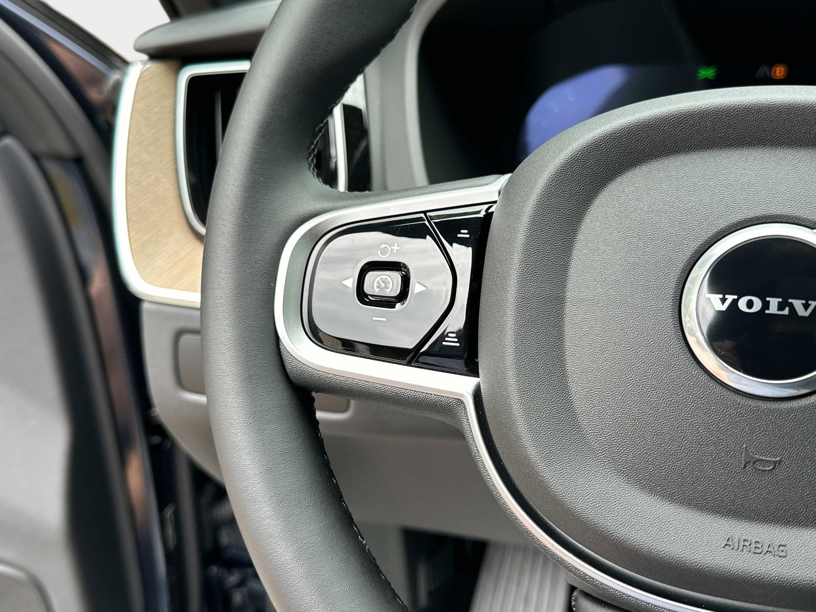 2026 Volvo XC60 Core - Photo 28