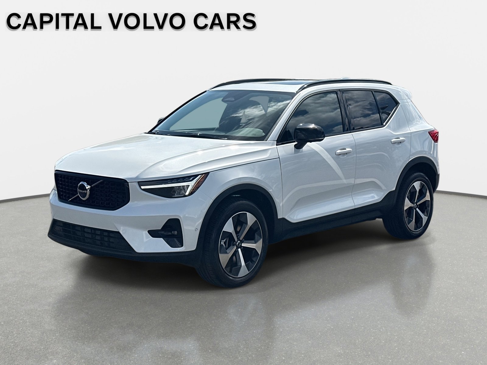 2026 Volvo XC40 B5 Plus Dark AWD's photo