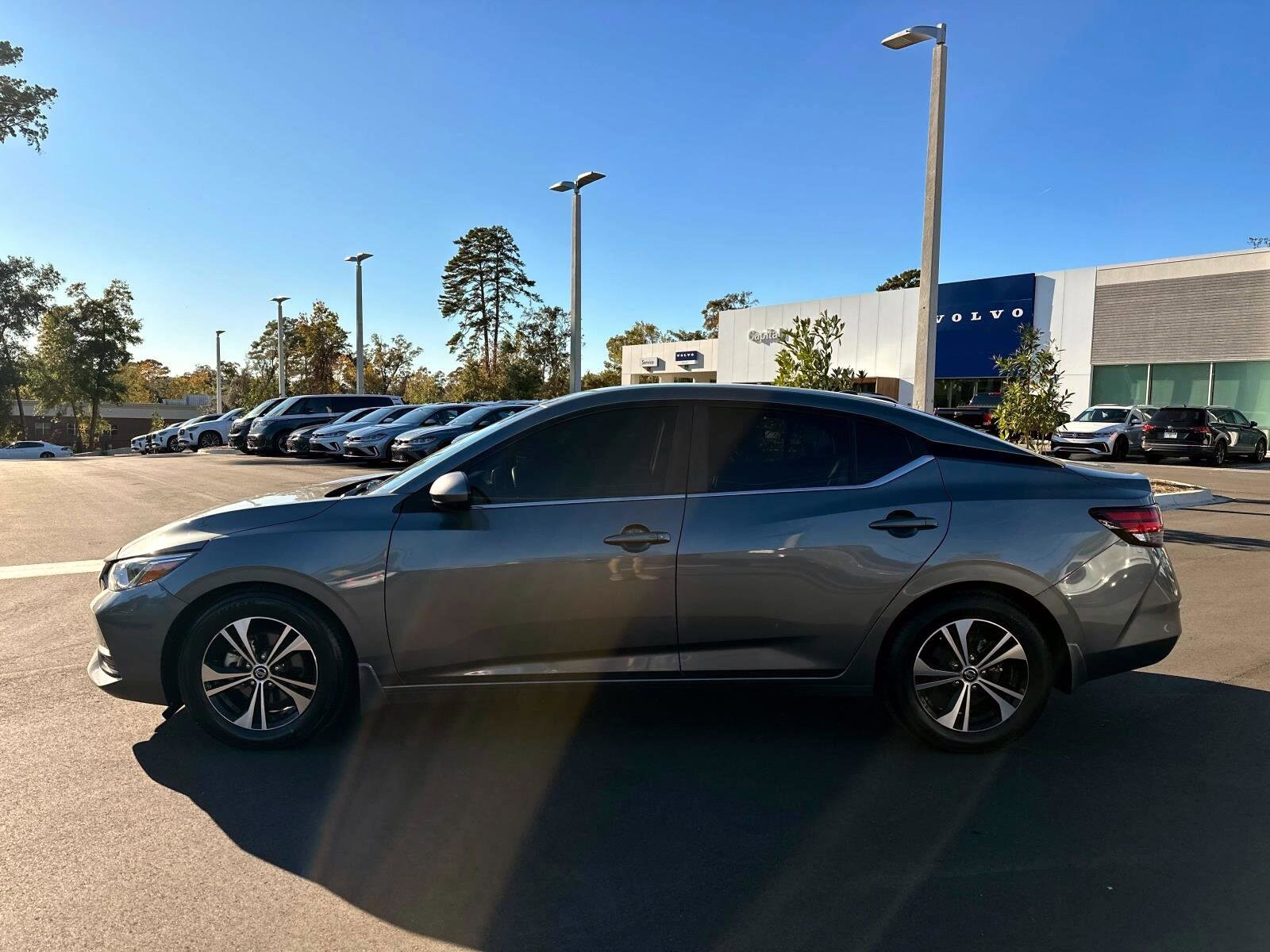 2022 Nissan Sentra SV photo 2