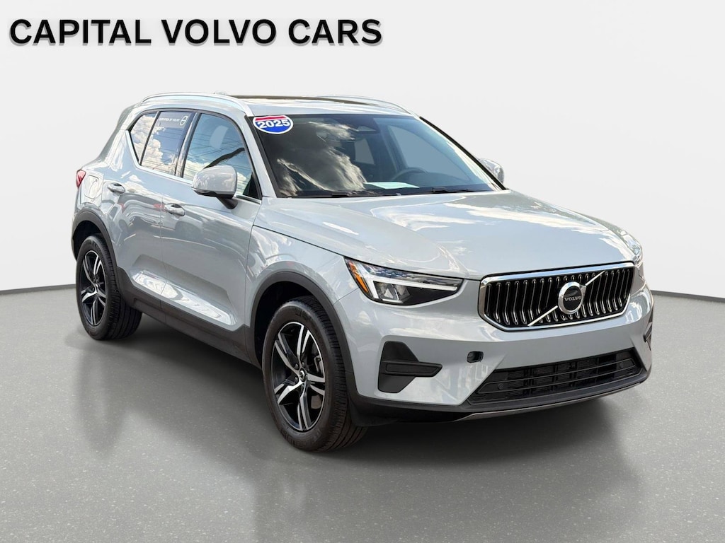 Certified 2025 Volvo XC40 B5 Core Bright Theme SUV