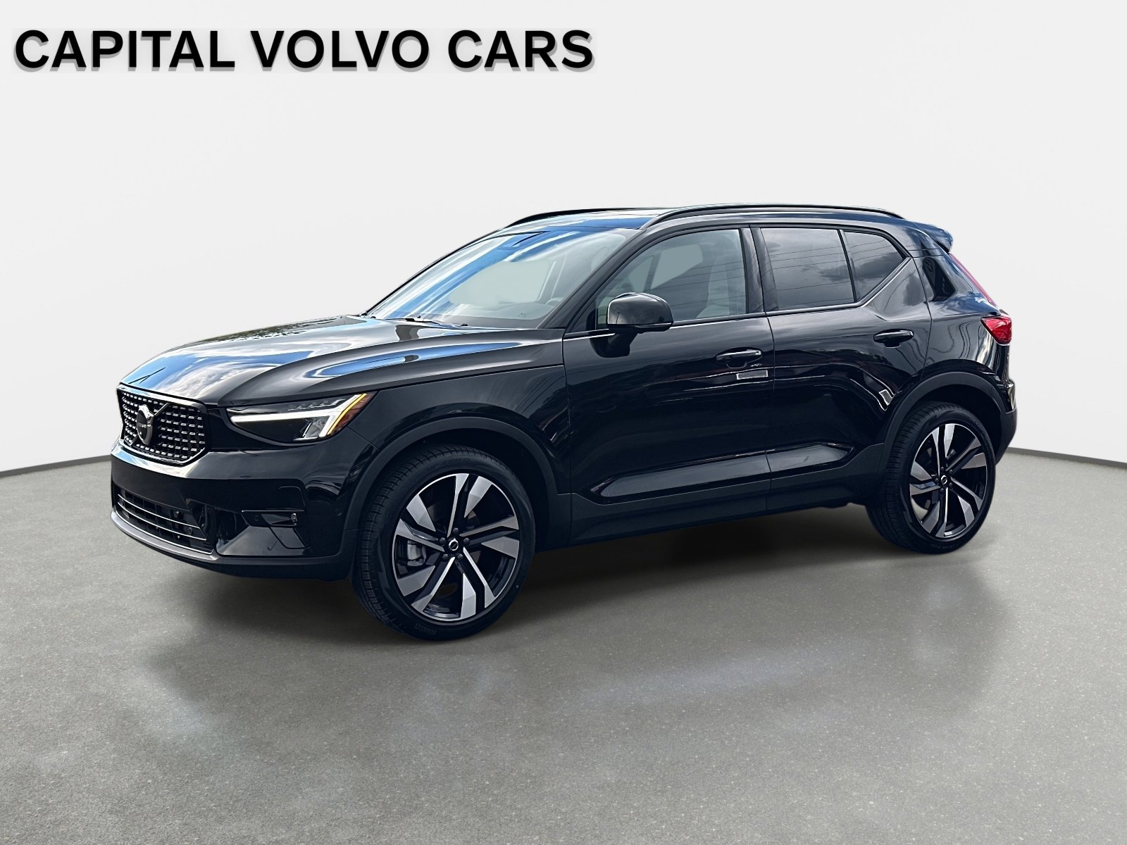 2026 Volvo XC40 B4 Plus Dark FWD's photo