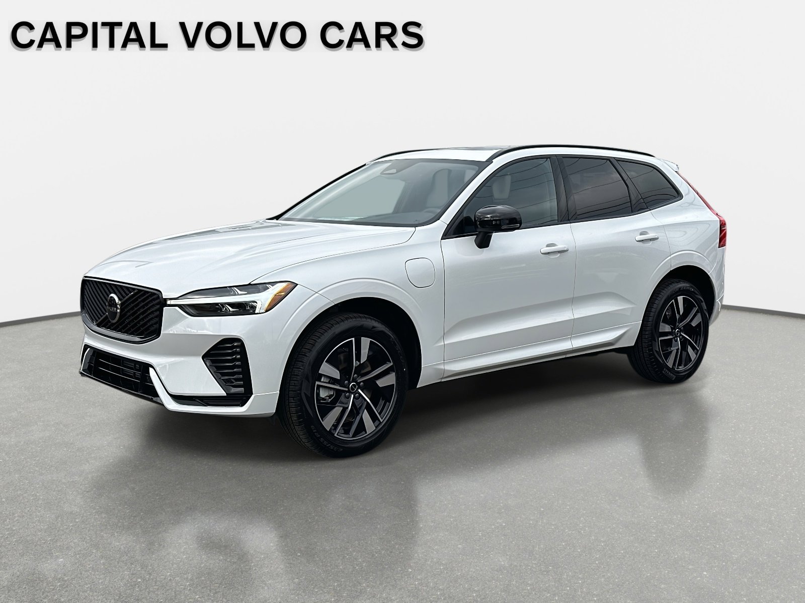 2026 Volvo XC60 T8 Core Dark AWD's photo