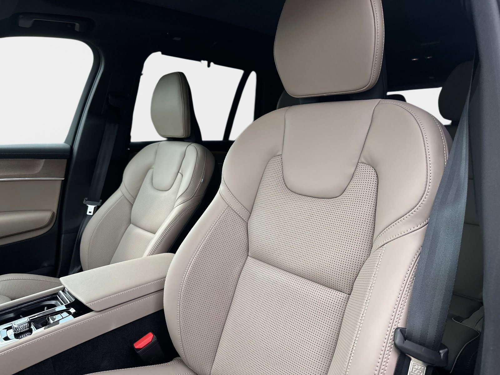 2026 Volvo XC90 Ultra - Photo 17