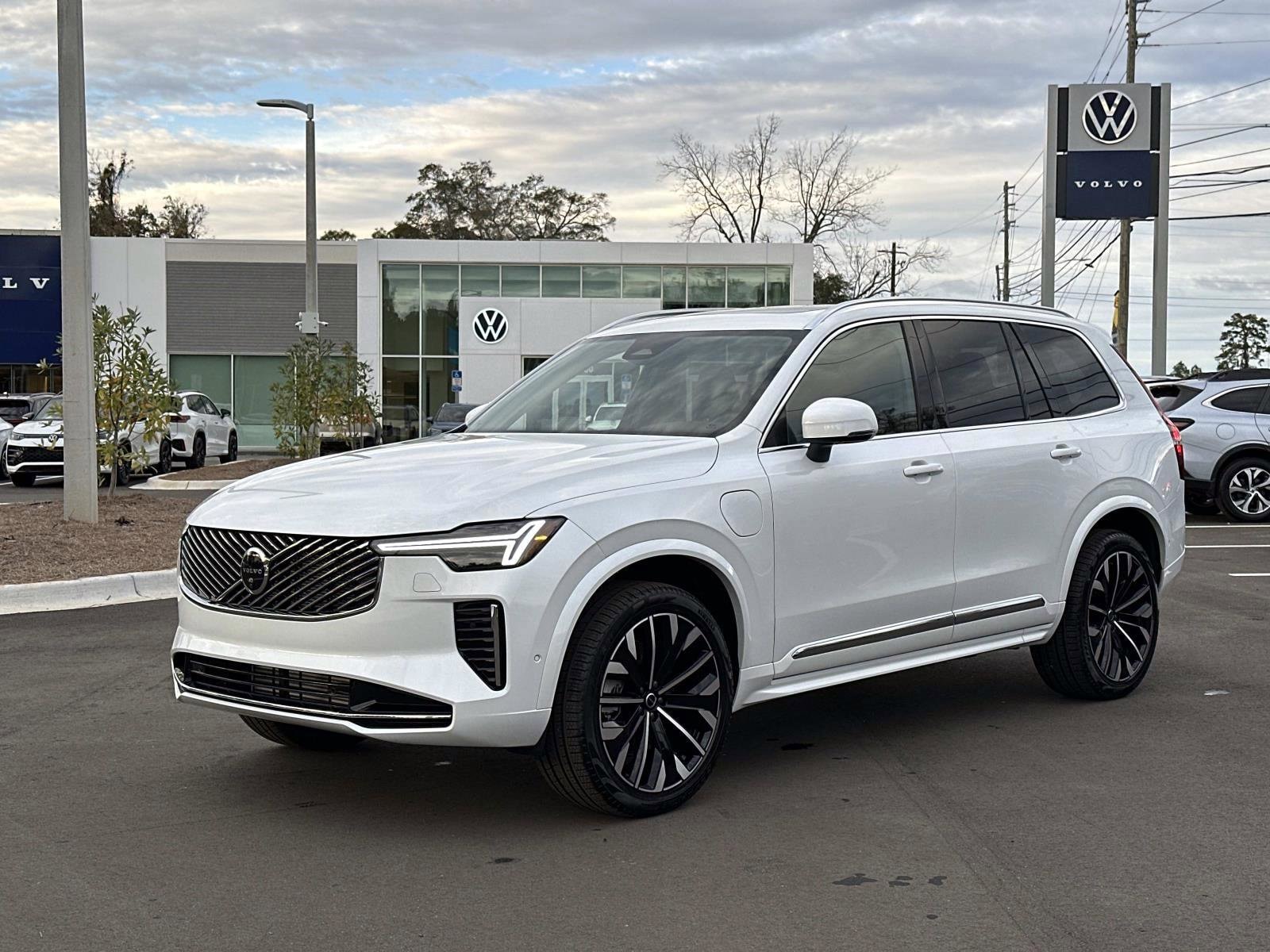 2026 Volvo XC90 Plus's photo