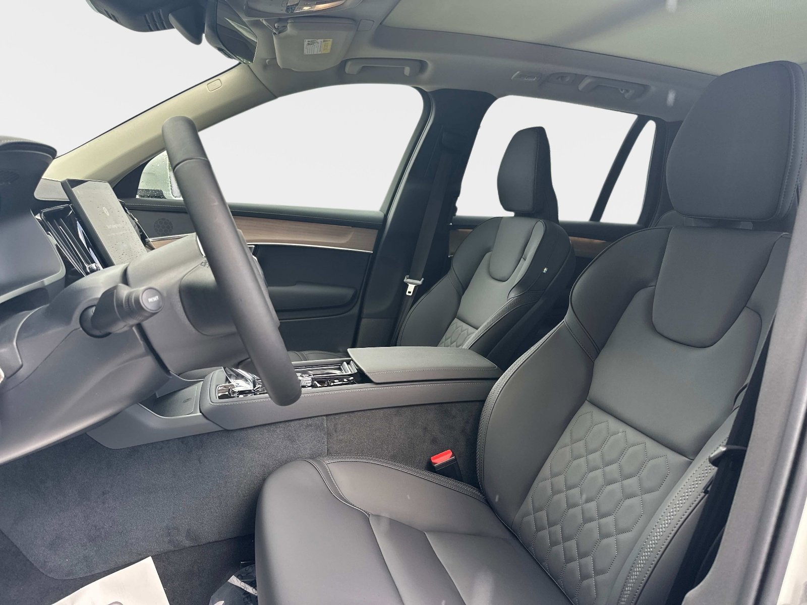 2026 Volvo XC90 Plus - Photo 18