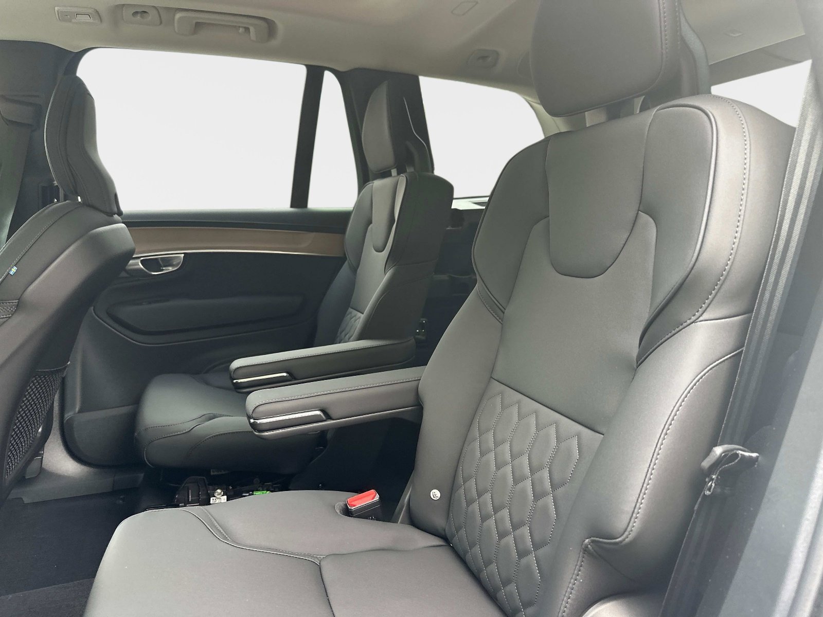 2026 Volvo XC90 Plus - Photo 12