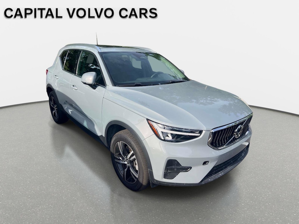 Certified 2025 Volvo XC40 B5 Core Bright Theme SUV