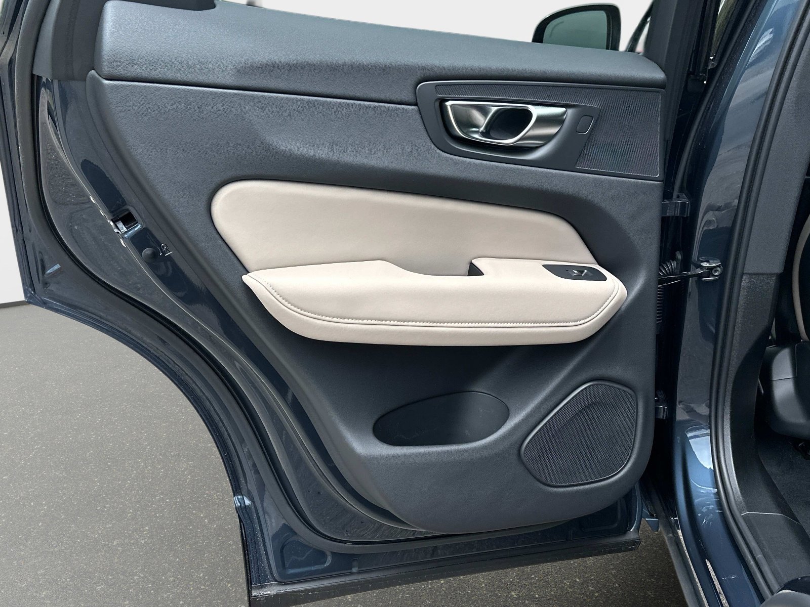 2026 Volvo XC60 Core - Photo 13