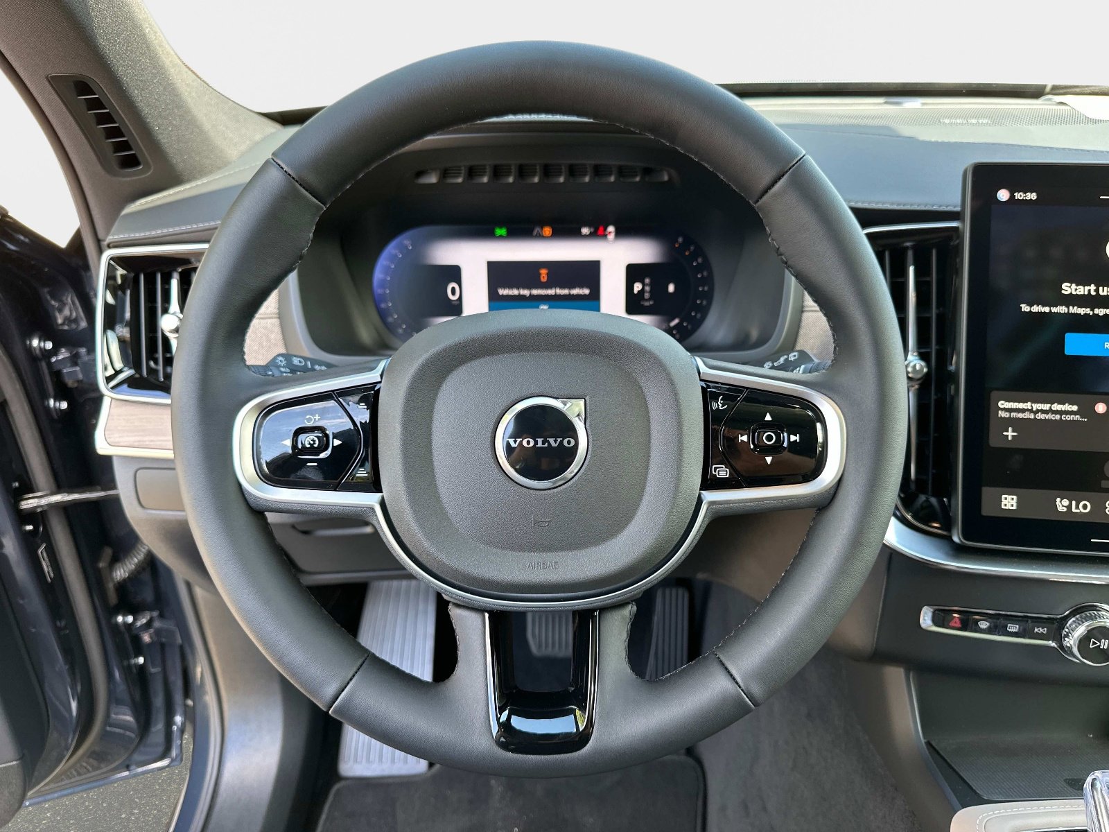 2026 Volvo XC90 Plus - Photo 23