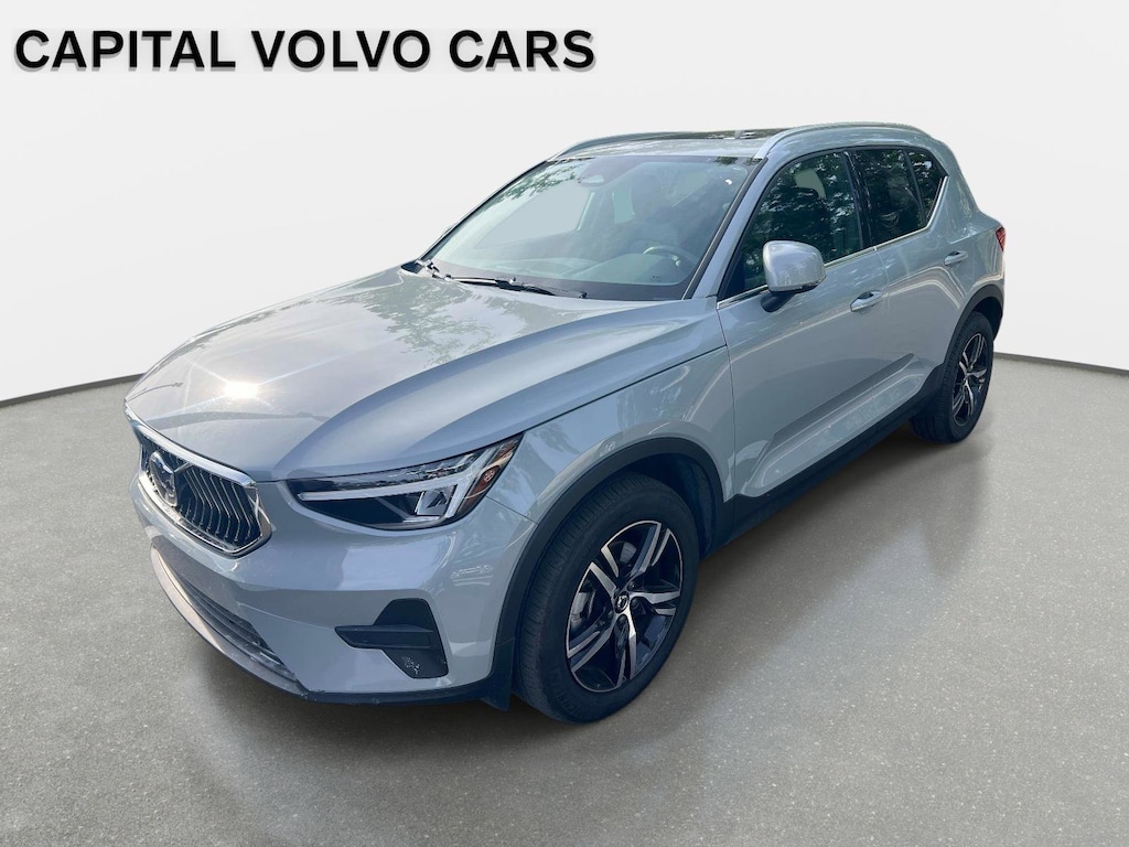 Certified 2025 Volvo XC40 B5 Core Bright Theme SUV