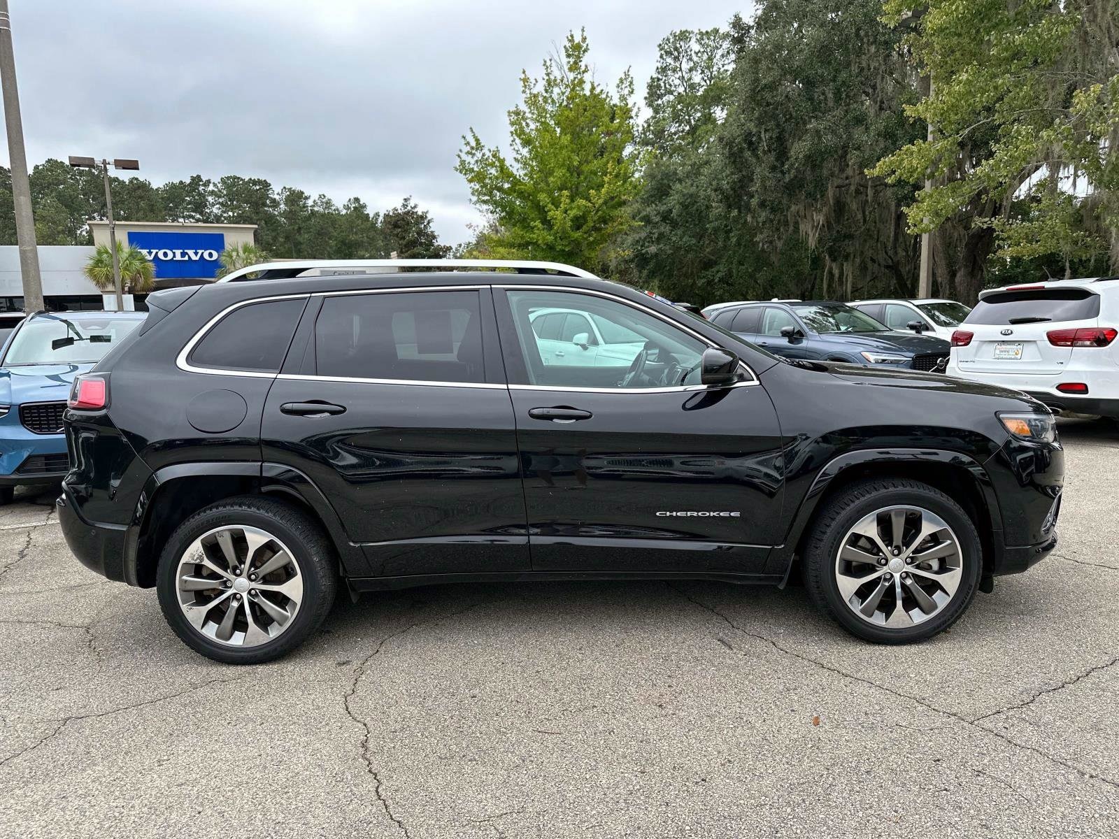 Used 2019 Jeep Cherokee Overland with VIN 1C4PJMJX3KD372720 for sale in Tallahassee, FL