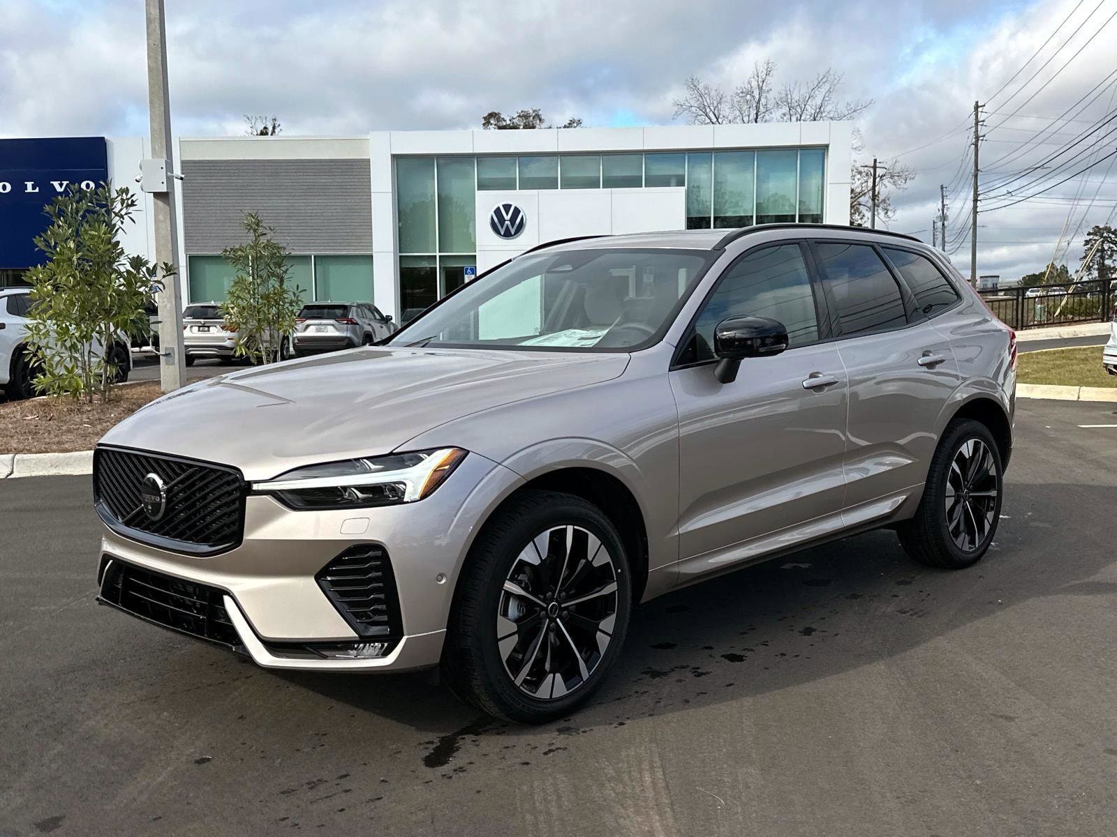 2026 Volvo XC60 Plus's photo