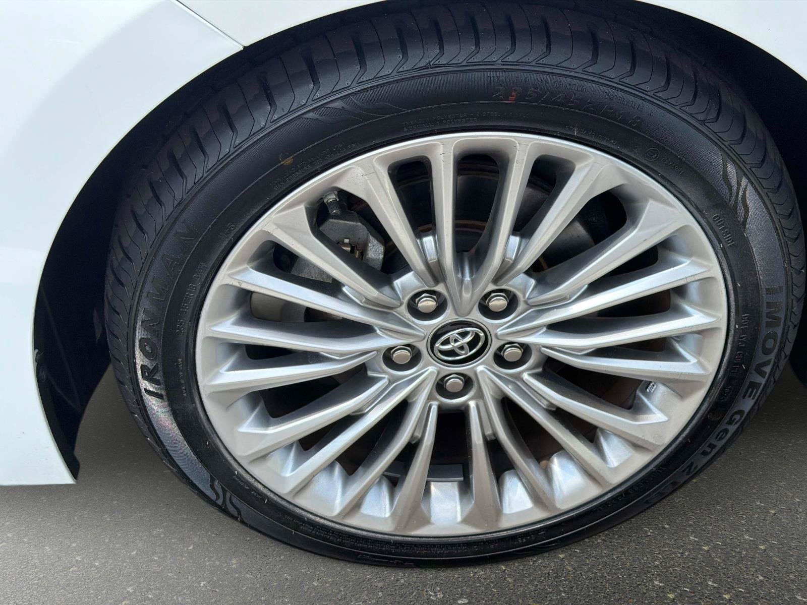 2019 Toyota Avalon 9