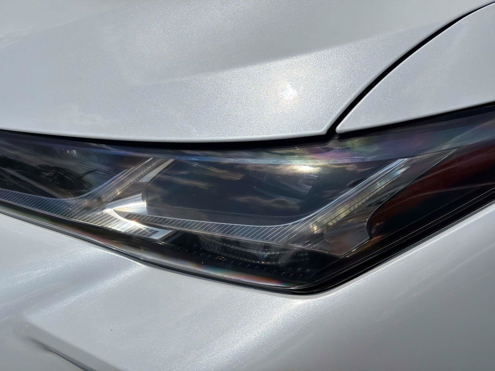 2019 Toyota Avalon 8