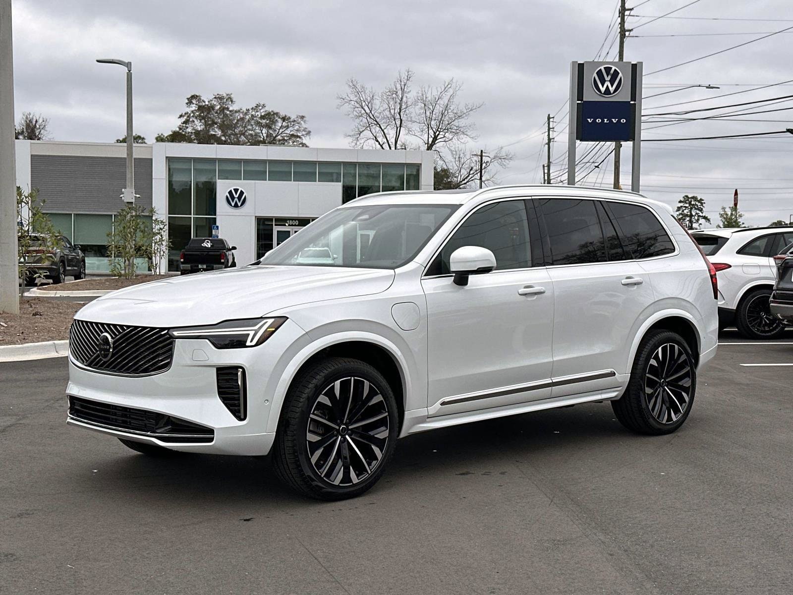 2026 Volvo XC90 Plus's photo