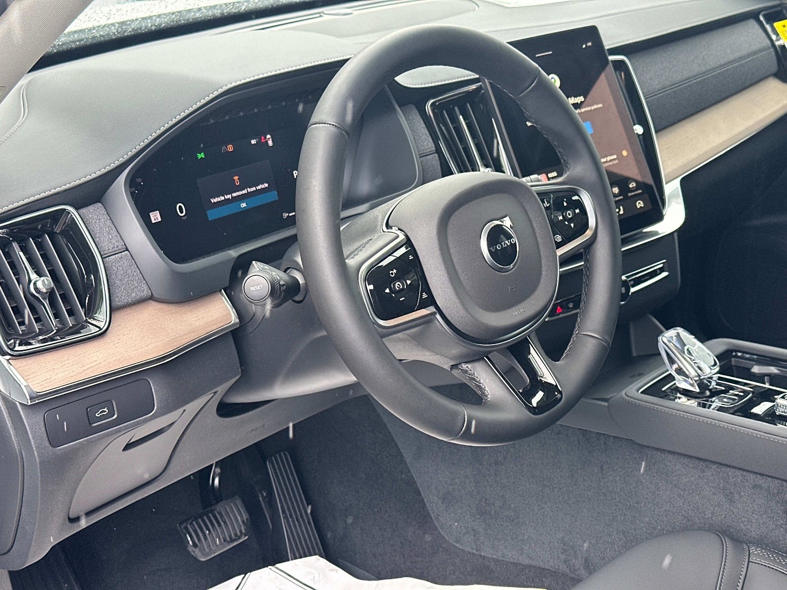 2026 Volvo XC90 Plus - Photo 28