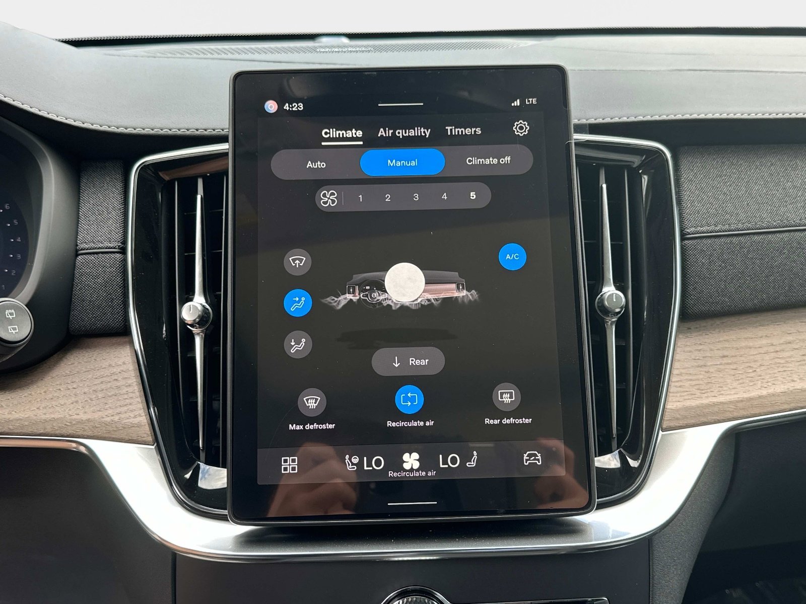 2026 Volvo XC90 Plus - Photo 19