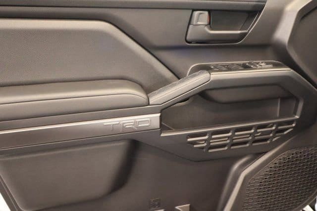 2026 Toyota 4Runner TRD Off-Road - Photo 12