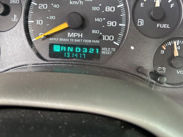 2001 Chevrolet S-10 Pickup photo 2