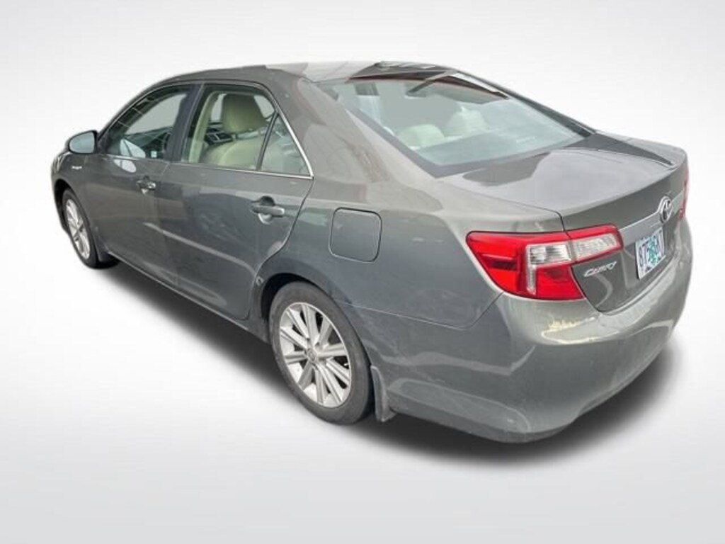 Used 2013 Toyota Camry Hybrid XLE Sedan
