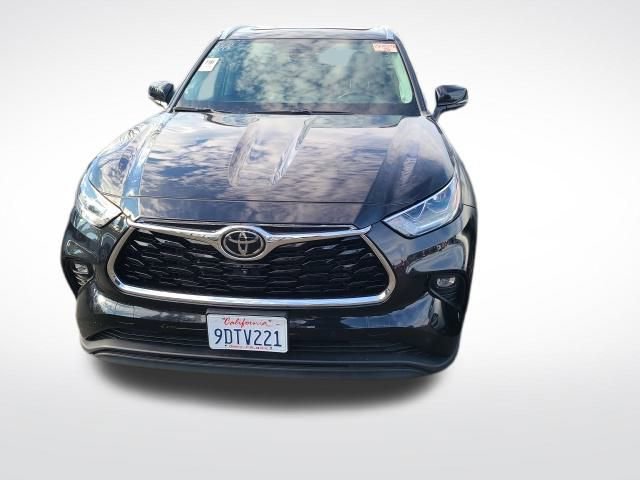 2023 Toyota Highlander L photo 4