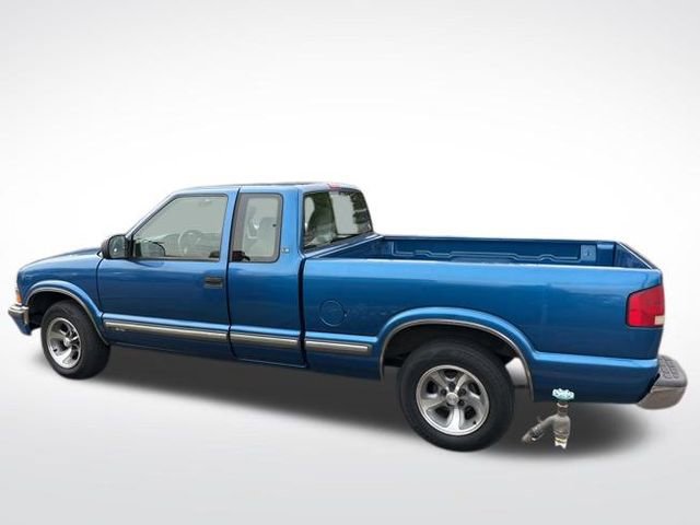 2001 Chevrolet S-10 Pickup photo 4