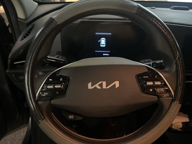 2023 Kia Niro LX photo 3