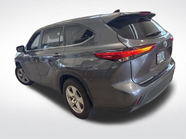 2023 Toyota Highlander L photo 3