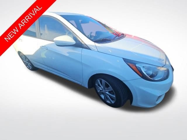 2012 Hyundai Accent GLS's photo