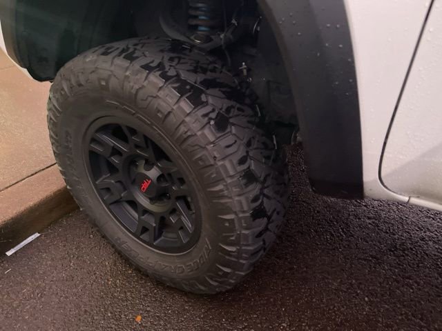 2023 Toyota Tacoma TRD Off-Road photo 3