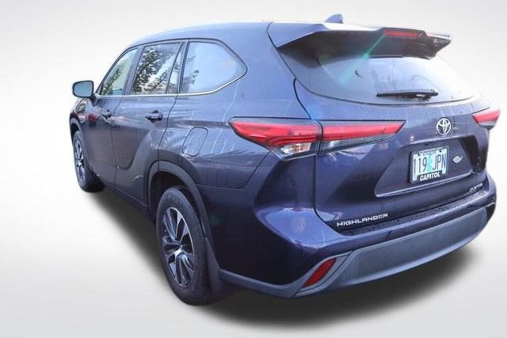 Used 2022 Toyota Highlander XLE SUV