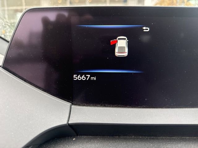 2024 Toyota Prius LE photo 3