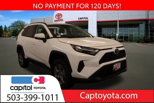 2025 Toyota RAV4 XLE's photo