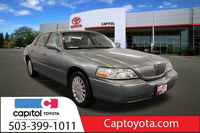 2005 Lincoln Town Car Signature