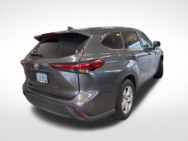 2023 Toyota Highlander L photo 2