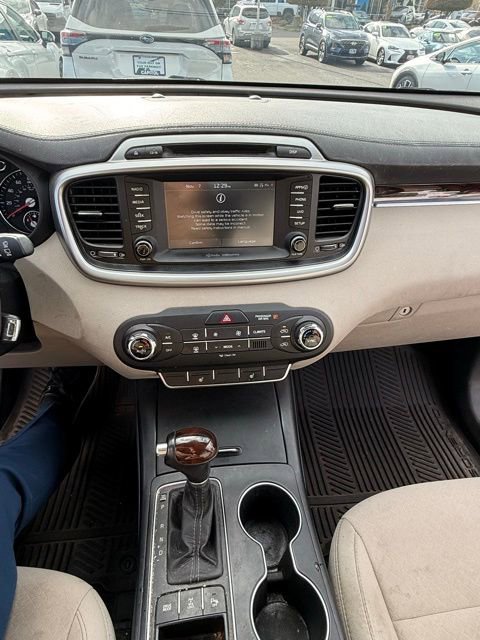 2017 Kia Sorento LX photo 3