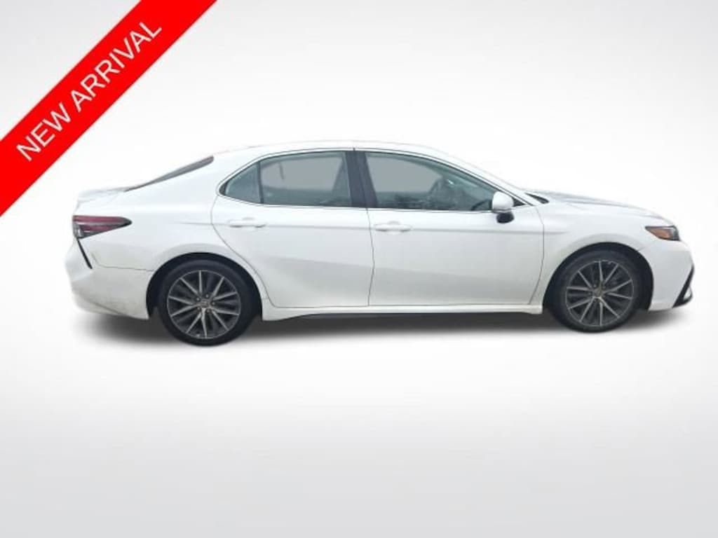 Used 2023 Toyota Camry SE Sedan