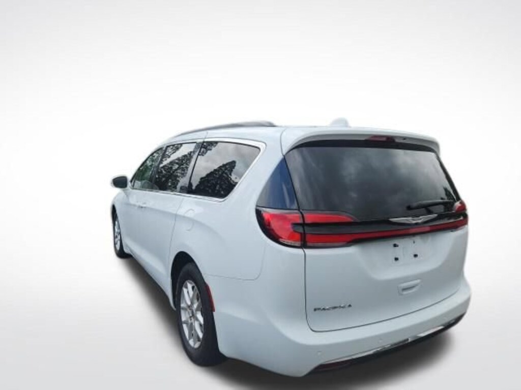 Used 2022 Chrysler Pacifica Touring L Van Passenger Van