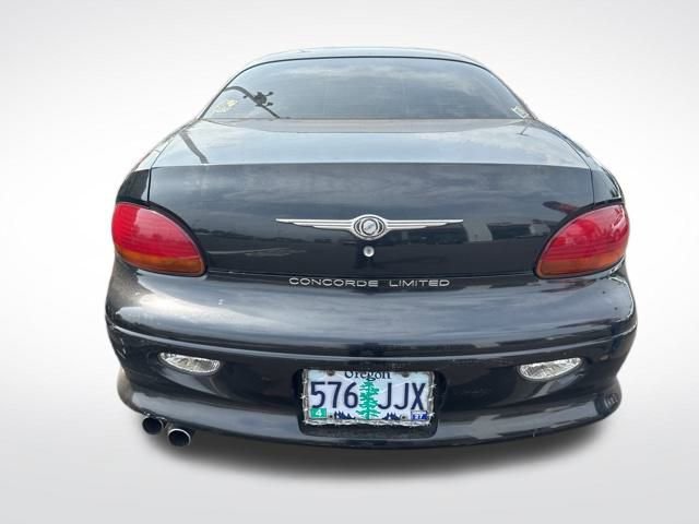 2004 Chrysler Concorde photo 4