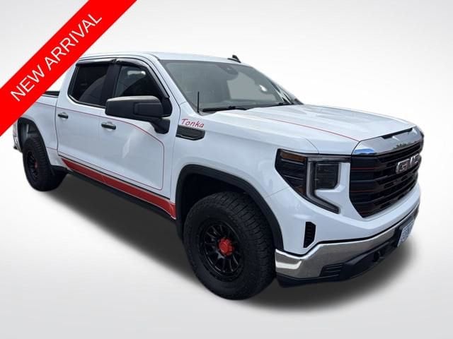 2024 GMC Sierra 4WD Crew Cab Short Box Pro's photo
